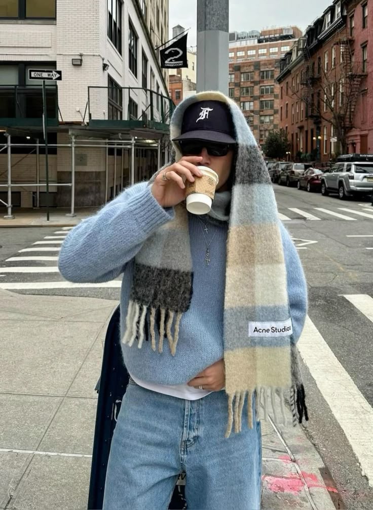 The 4-Step Checklist to Authenticate an Acne Studios Scarf in 2026