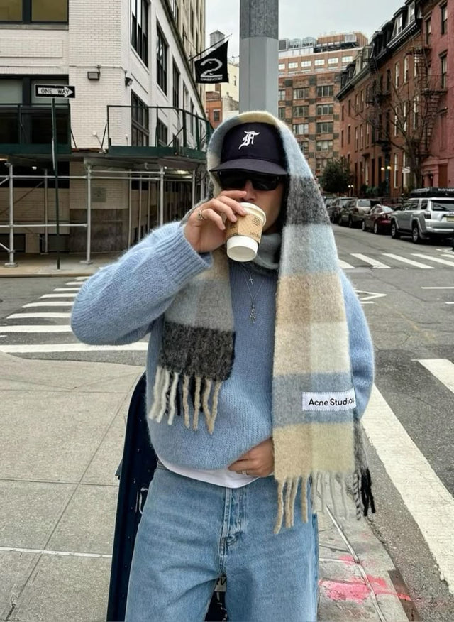 The 4-Step Checklist to Authenticate an Acne Studios Scarf in 2026